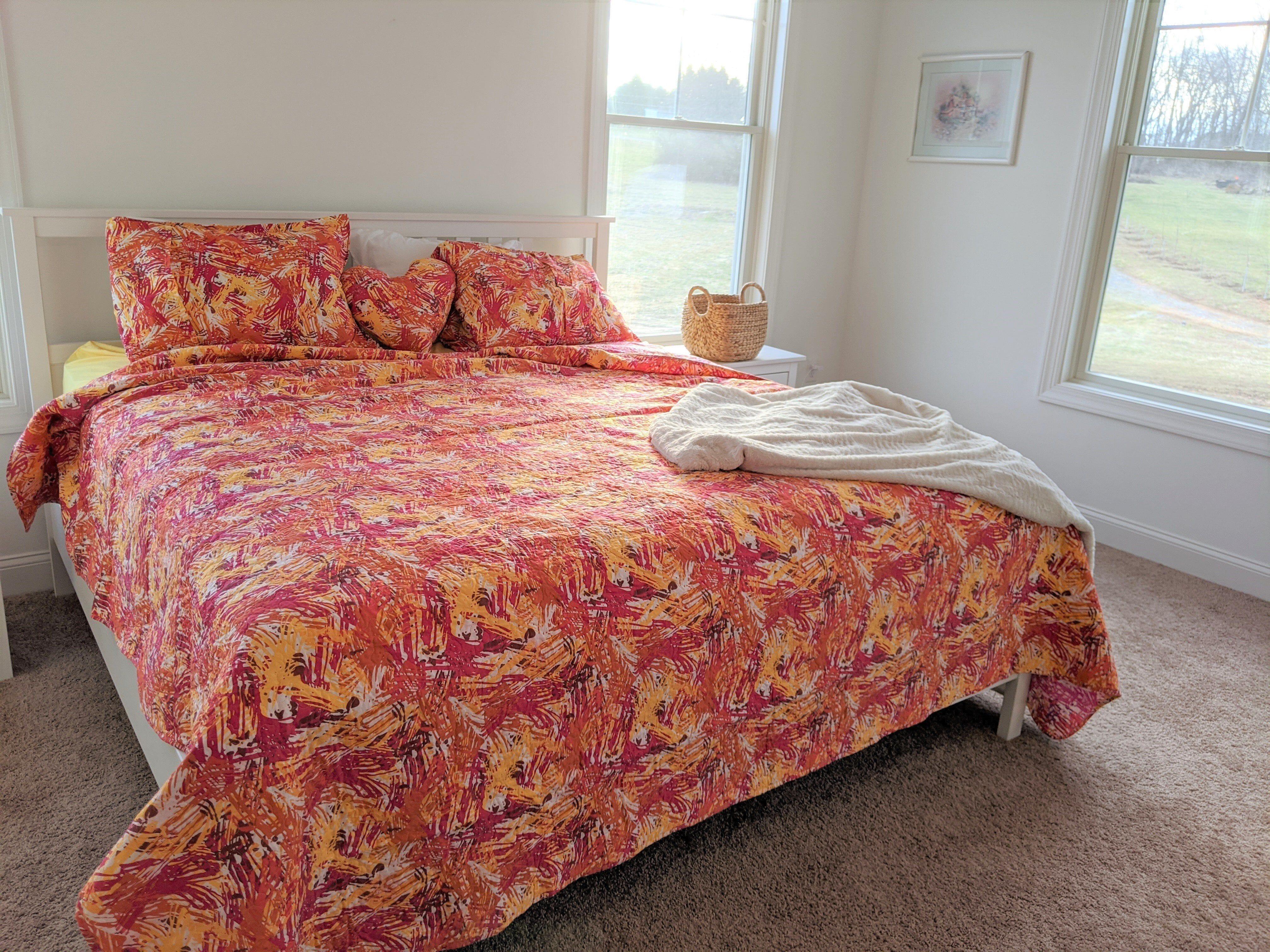 Lovely Pop of Colors Reversible Quilted Bedspread Set (KBJ1625)
