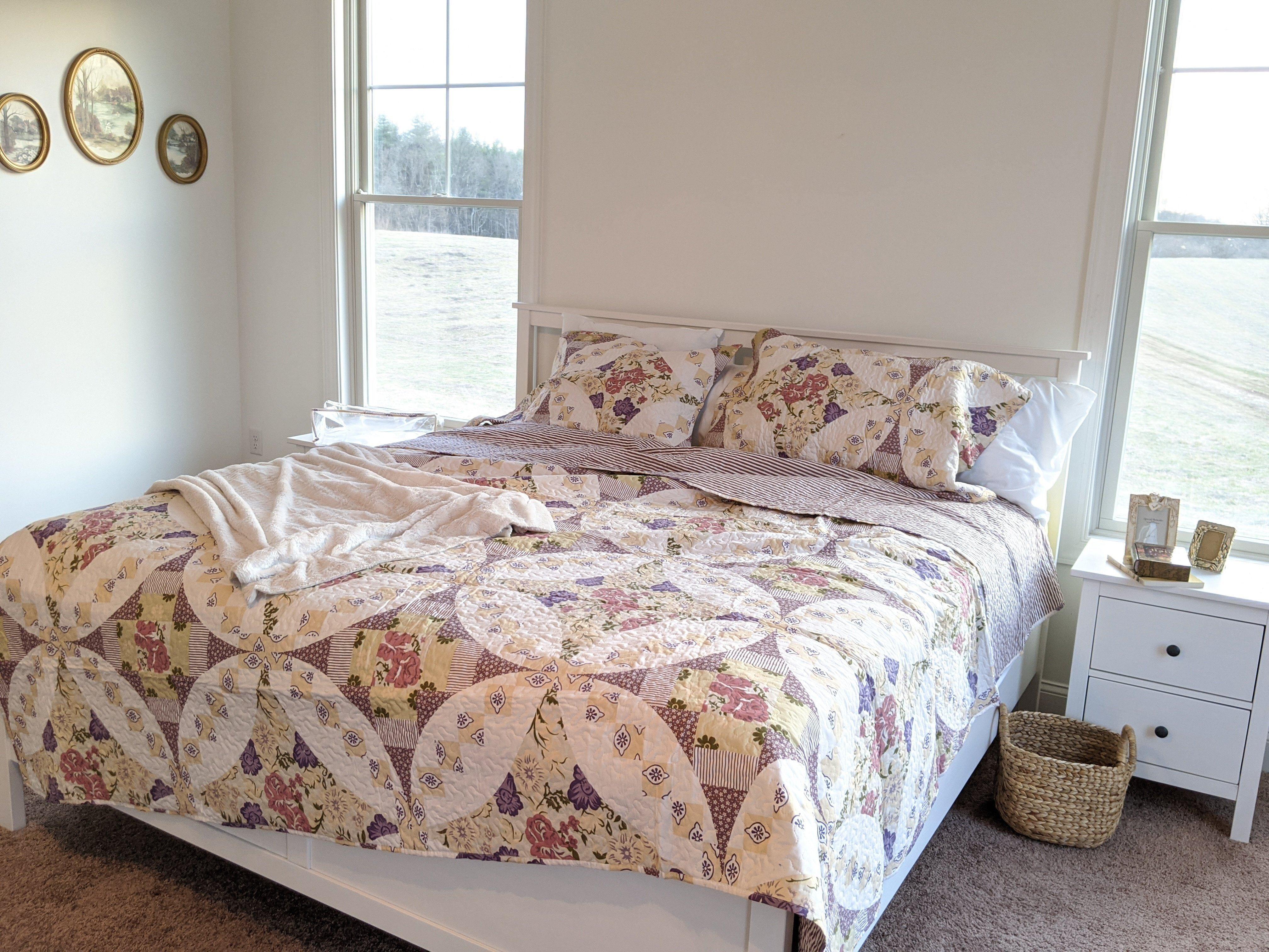 Wisteria Cottage Roses Quilted Bedspread Set (HS-1003)