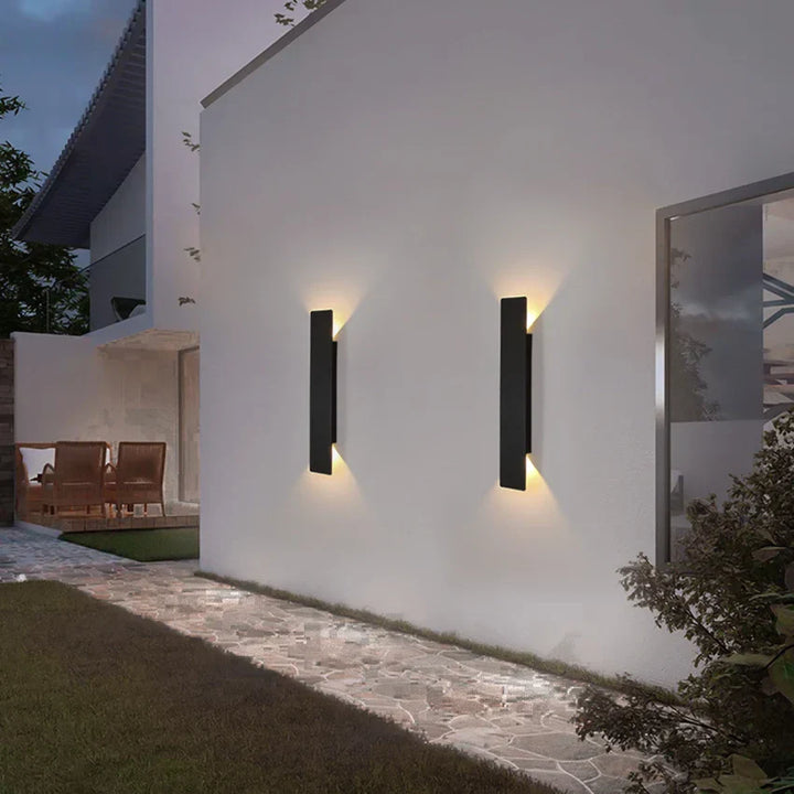 Élise's Sleek Outdoor LED Strip Wall Lamp - 18W Black Aluminum for Bedroom and Exterior