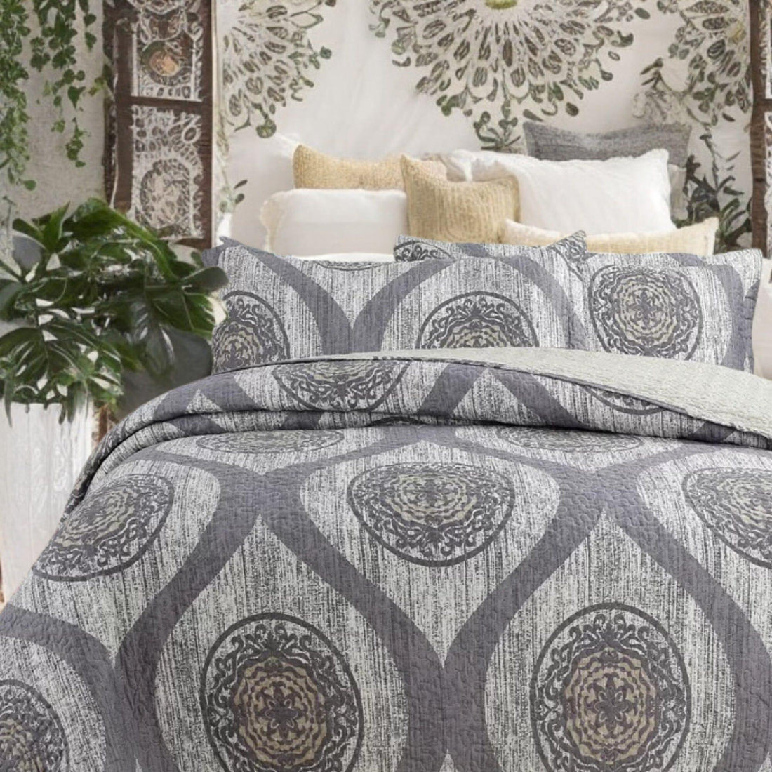 Rustic Grey Mosaic Medallion Reversible Quilted Bedspread Set (SD16299)