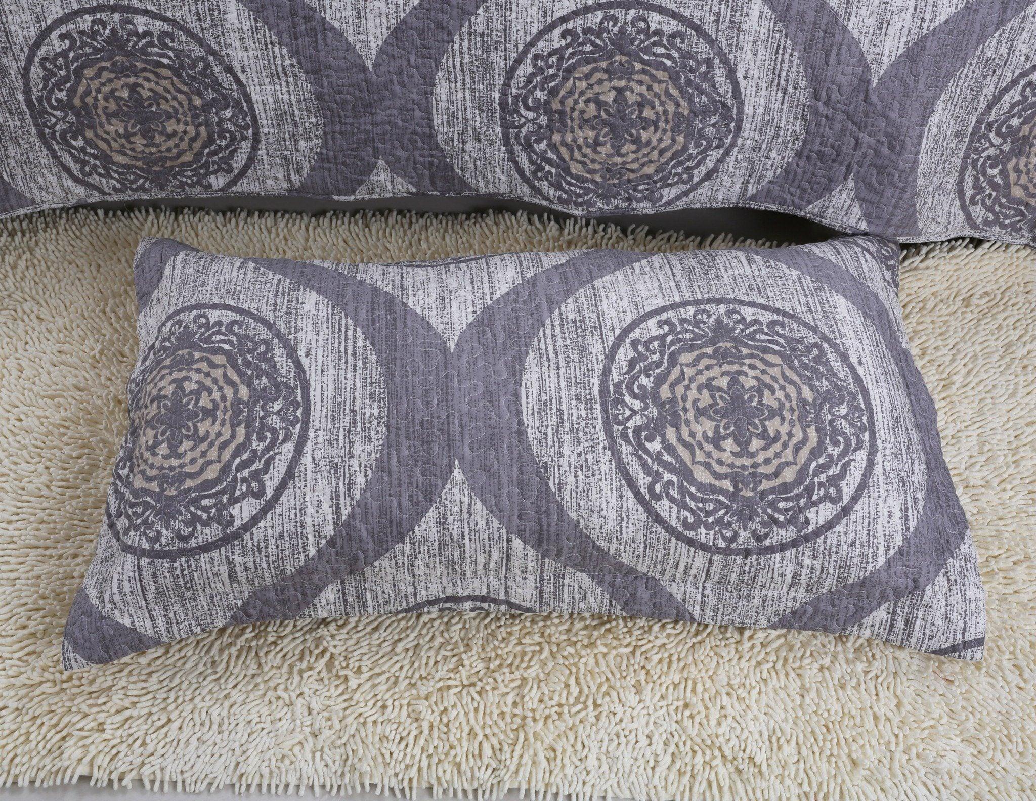 Rustic Grey Mosaic Medallion Reversible Quilted Bedspread Set (SD16299)