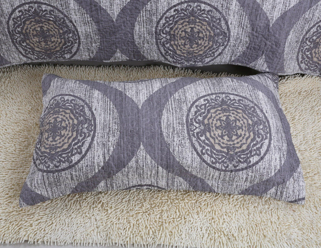 Rustic Grey Mosaic Medallion Reversible Quilted Bedspread Set (SD16299)