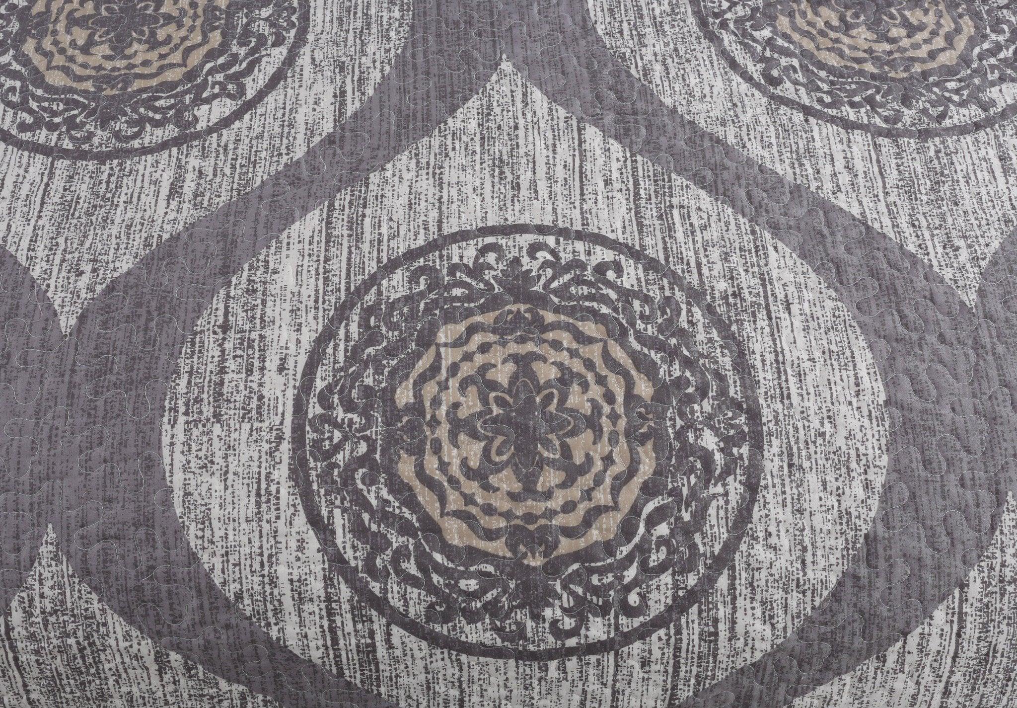 Rustic Grey Mosaic Medallion Reversible Quilted Bedspread Set (SD16299)