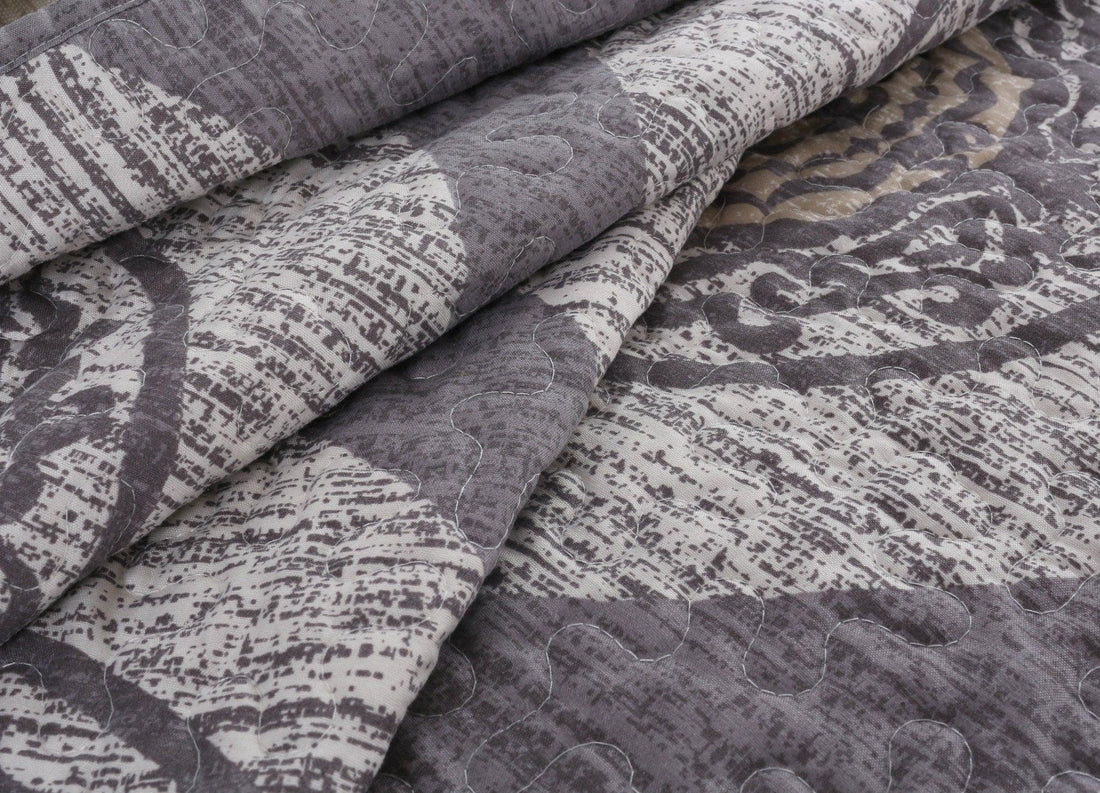 Rustic Grey Mosaic Medallion Reversible Quilted Bedspread Set (SD16299)