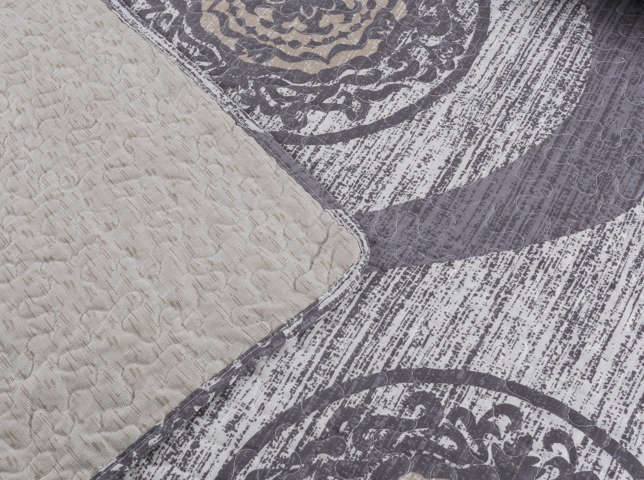 Rustic Grey Mosaic Medallion Reversible Quilted Bedspread Set (SD16299)