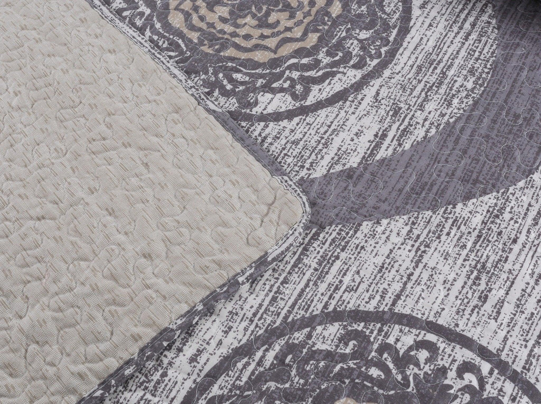 Rustic Grey Mosaic Medallion Reversible Quilted Bedspread Set (SD16299)